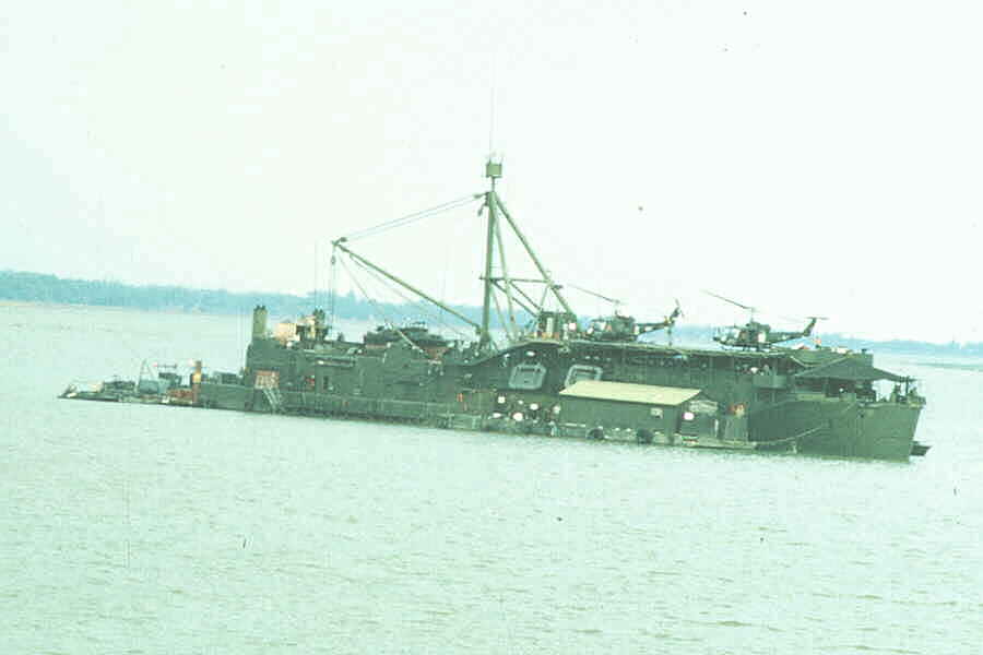 The YRBM 16 Starboard side